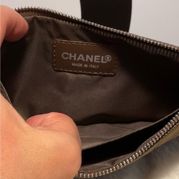 100% Authentic Chanel wristlet wallet - Picture 3 of 7